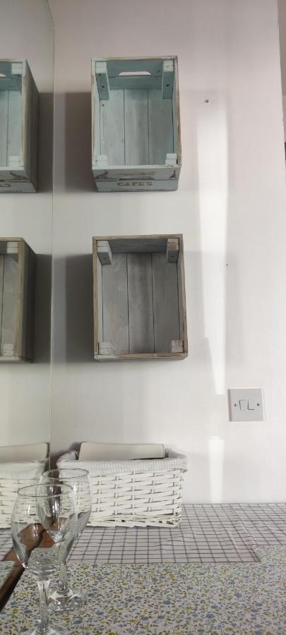 Joanna'S Studio , Key Locker By Whatsapp Own Entrance, Own Bathroom Youghal Dış mekan fotoğraf